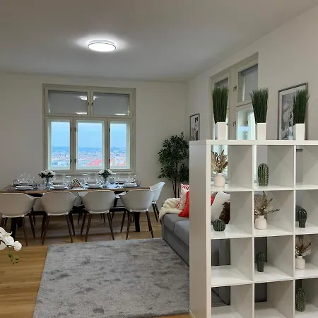 Апартаменты 130 M2 With Amazing View & Balcony