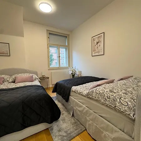 130 M2 With Amazing View & Balcony Прага