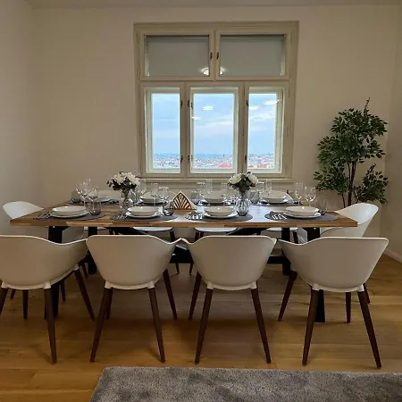 130 M2 With Amazing View & Balcony * Praha