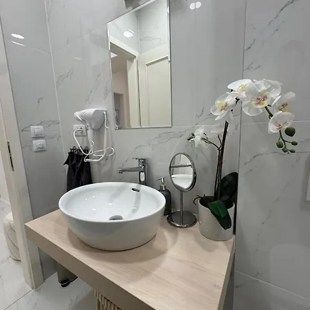 130 M2 With Amazing View & Balcony *