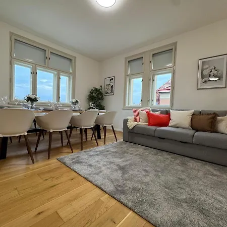 130 M2 With Amazing View & Balcony Lägenhet Prag